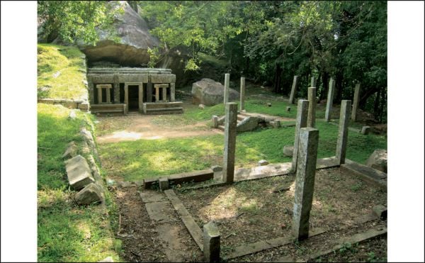 Book cover of Gardens of Sri Lanka: 2000 Years of Landscape Architecture Tradition. Published by Silvana.