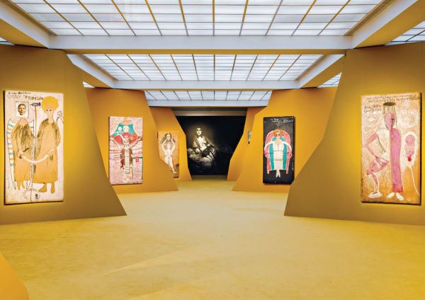 Book cover of Semiha Berksoy: Singing in Full Color. Published by Silvana.