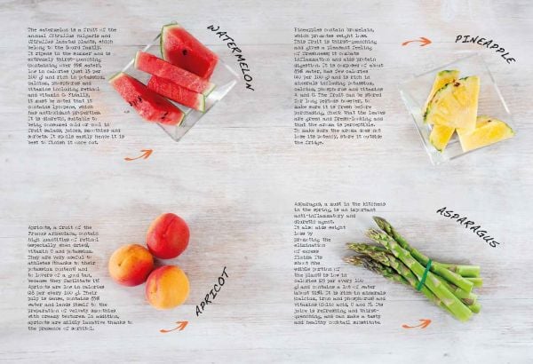 Book cover of Cold-Pressed Beverages, Health and Well-Being in a Glass, with dark red smoothies in white mugs with cocktail sticks of blueberries. Published by White Star.