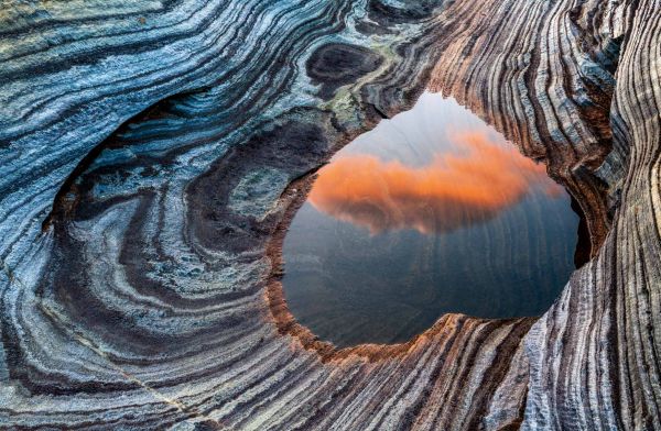 Book cover of Masterpieces of the Earth, From Fire to Ice, the Creation of Our World', with The Wave: sandstone rock formation in Arizona. Published by White Star.