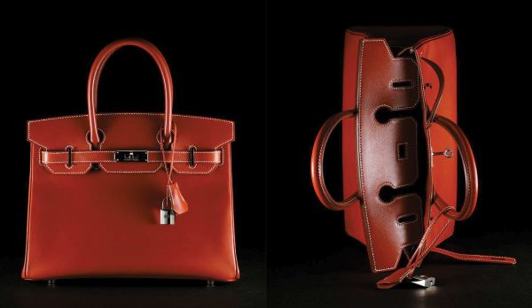 Book cover of Iconic Fashion: 20 items that changed the history of style. Published by White Star.