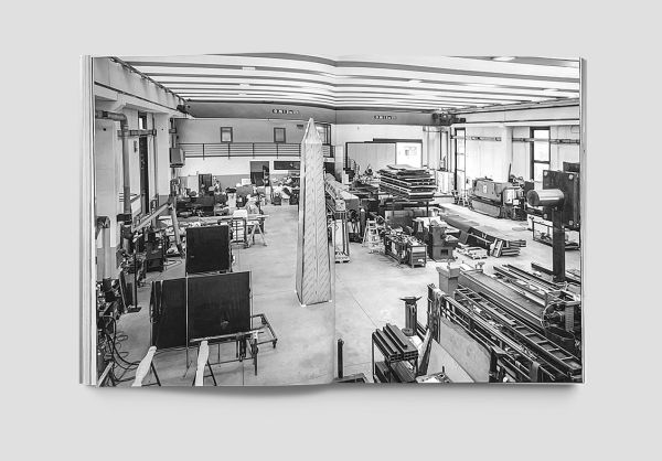 Pale gray and off-white cover of 'Felice Limosani. Pezzi di Pace', by Forma Edizioni.