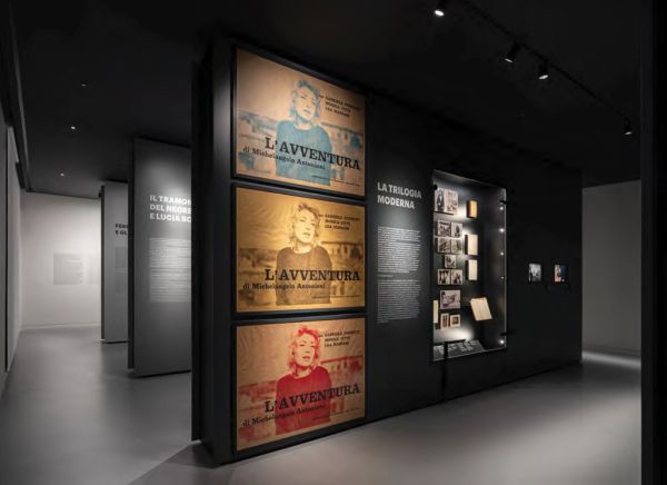 Red book cover of Alvisi Kirimoto. Published by Forma Edizioni.