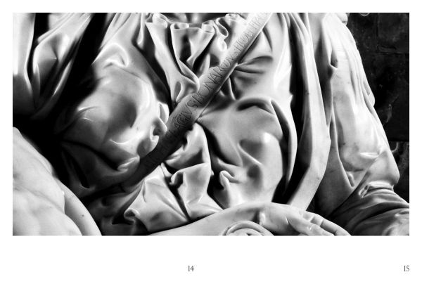 Book cover of Aurelio Amendola for Michelangelo: The Primacy of the Informal, featuring a sculpture of lower half of male figure. Published by Forma Edizioni.