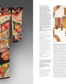 Book cover of Asia Chic, featuring a red floral geometric pattern on off white fabric. Published by 5 Continents Editions.