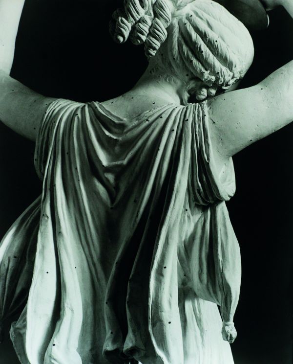 Book cover of Canova: Four Tempos, featuring the back of white plaster cast of human figure lying down, Published by 5 Continents Editions.