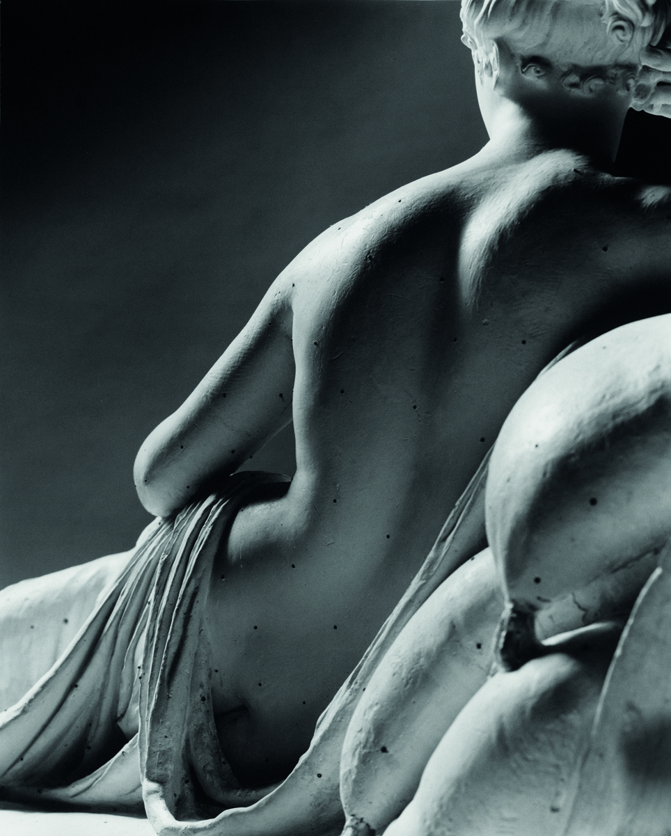 Book cover of Canova: Four Tempos, featuring the back of white plaster cast of human figure lying down, Published by 5 Continents Editions.