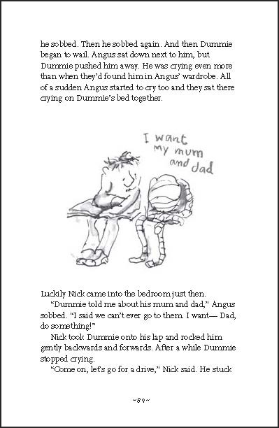 Egyptian mummy riding bike wearing gold scarab necklace, on yellow cover of 'Dummie the Mummy and the Golden Scarab', by Lannoo Publishers.