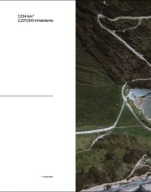 Book cover of Follow the Coast – from San Sebastián to Gibraltar: A Visual Travel Guide of the Atlantic Coast, featuring an aerial beach view. Published by Lannoo Publishers.