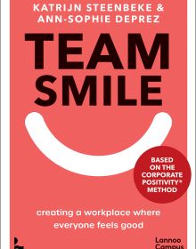 Book cover of Team Smile. Published by Lannoo Publishers.