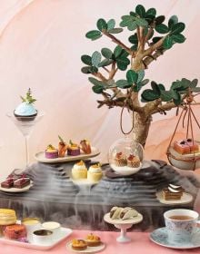 Book cover of 150 Tea Houses You Need to Visit Before You Die. Published by Lannoo Publishers.