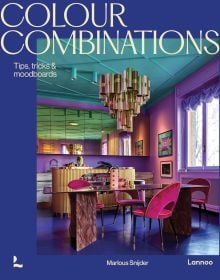 Book cover of Colour Combinations: Tips, tricks & moodboards, featuring a bold, colorful interior with pink chairs and a green ceiling. Published by Lannoo Publishers.