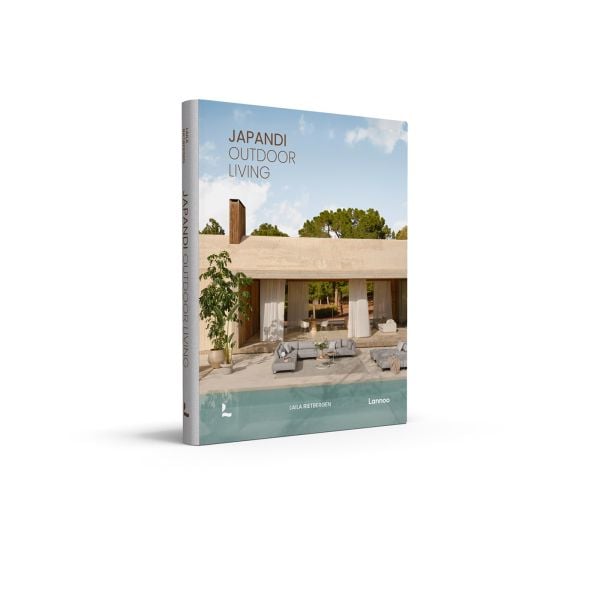 Book cover of Japandi Outdoor Living; featuring an outdoor patio area with swimming pool. Published by Lannoo Publishers.
