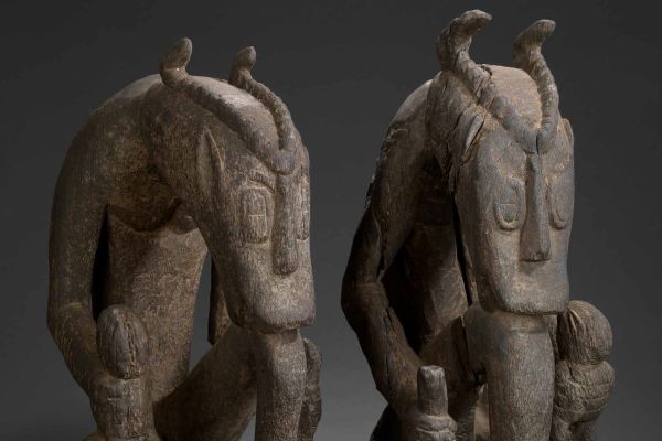 Book cover of Jan Strybol's Central Nigerian Art Revisited, featuring a Nigerian carved wood sculpture of female figure. Published by Stichting.