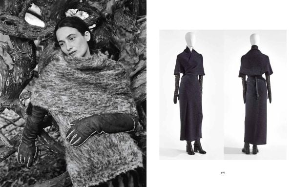 Book cover of Margiela. The Hermès Years, with a stack of white boxes. by Lannoo Publishers.