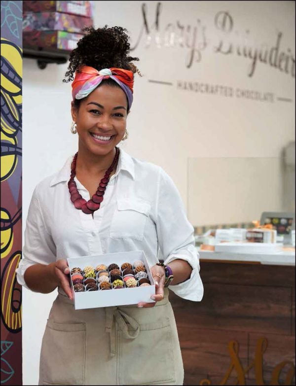 Book cover of The Chocolatier's Shop. Published by Lannoo Publishers.