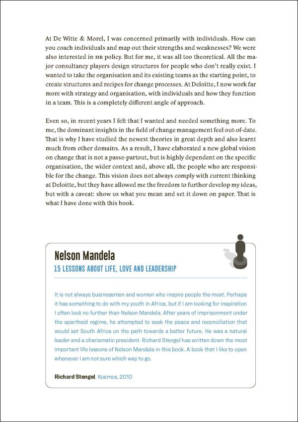 Book cover of Change Can Be Child's Play, The right mindset for leaders in a winning team, with a board game featuring pieces of people. Published by Lannoo Publishers.