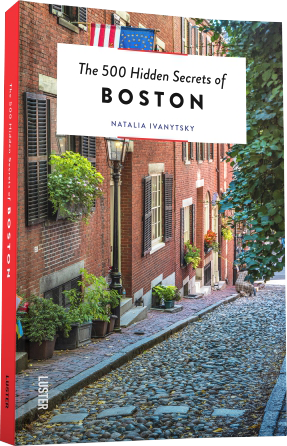 Book cover of The 500 Hidden Secrets of Boston, featuring the neighborhood of Beacon Hill. Published by Luster Publishing.