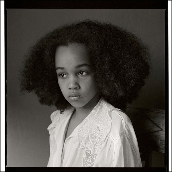 Book cover of The White Blouse, Marie-Jeanne van Hövell tot Westerflier - Photographer with a Painter's Soul, featuring a portrait of Asian female wearing white blouse. Published by Waanders Publishers.
