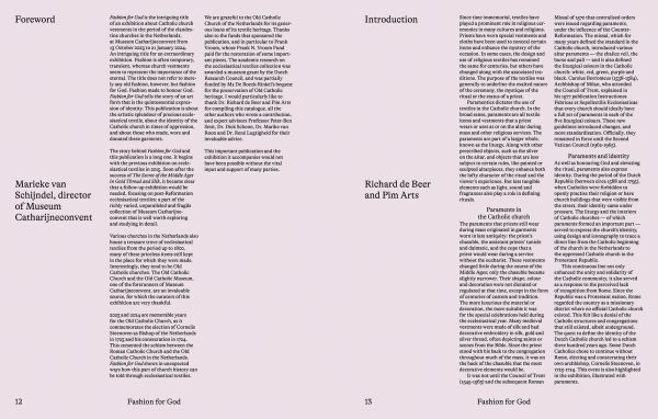 Book cover of Fashion for God: Religious Textiles from Hidden Churches in the Dutch Republic 1580-1800, with floral textile fabric. Published by Waanders Publishers.