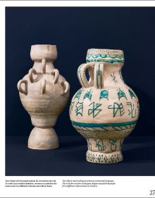 Book cover of Pioneering Ceramics, with a blue delft vase and a modern piece on top. Published by Waanders Publishers.