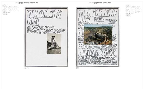 Book cover of Musée de la Mémoire ‘PROPRIÉTÉ UNIVERSELLE’ ®: Joëlle Tuerlinckx, with three white squares of paper. Published by Hopper&Fuchs.