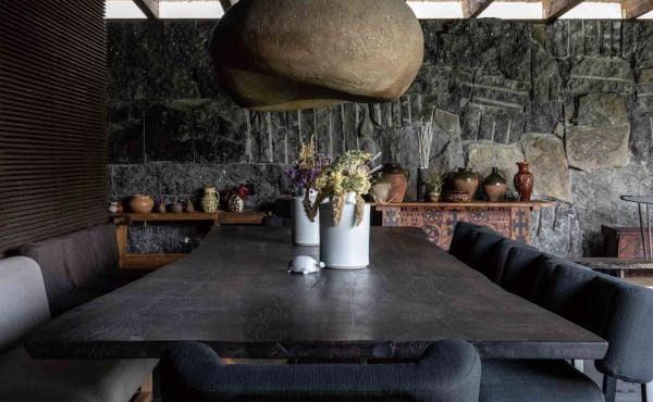 Book cover of Contemporary Wabi-Sabi Style, featuring an interior living space in brown tones, with mosaic fronted cabinet. Published by Artpower International.