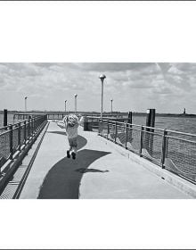 Book cover of New York Waterfront Diary, featuring three black and white photographs: sandy beach, man near waters edge, view telescopes. Published by 5 Continents Editions.
