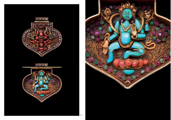 Book cover of Culture(s): A World Tour of 99 Antique Miniature Treasures from the Donnadieu Collection, with ancient, miniature sculptures. Published 5 Continents Editions.