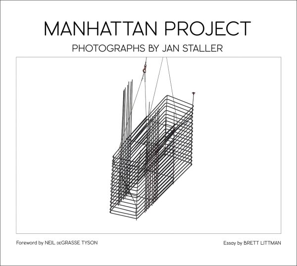 Book cover of Manhattan Project: Photographs by JAN STALLER. Published by 5 Continents Editions.