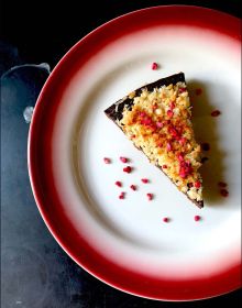 Book cover of The Cake Cookbook. Published by Helmin & Sorgenfri.